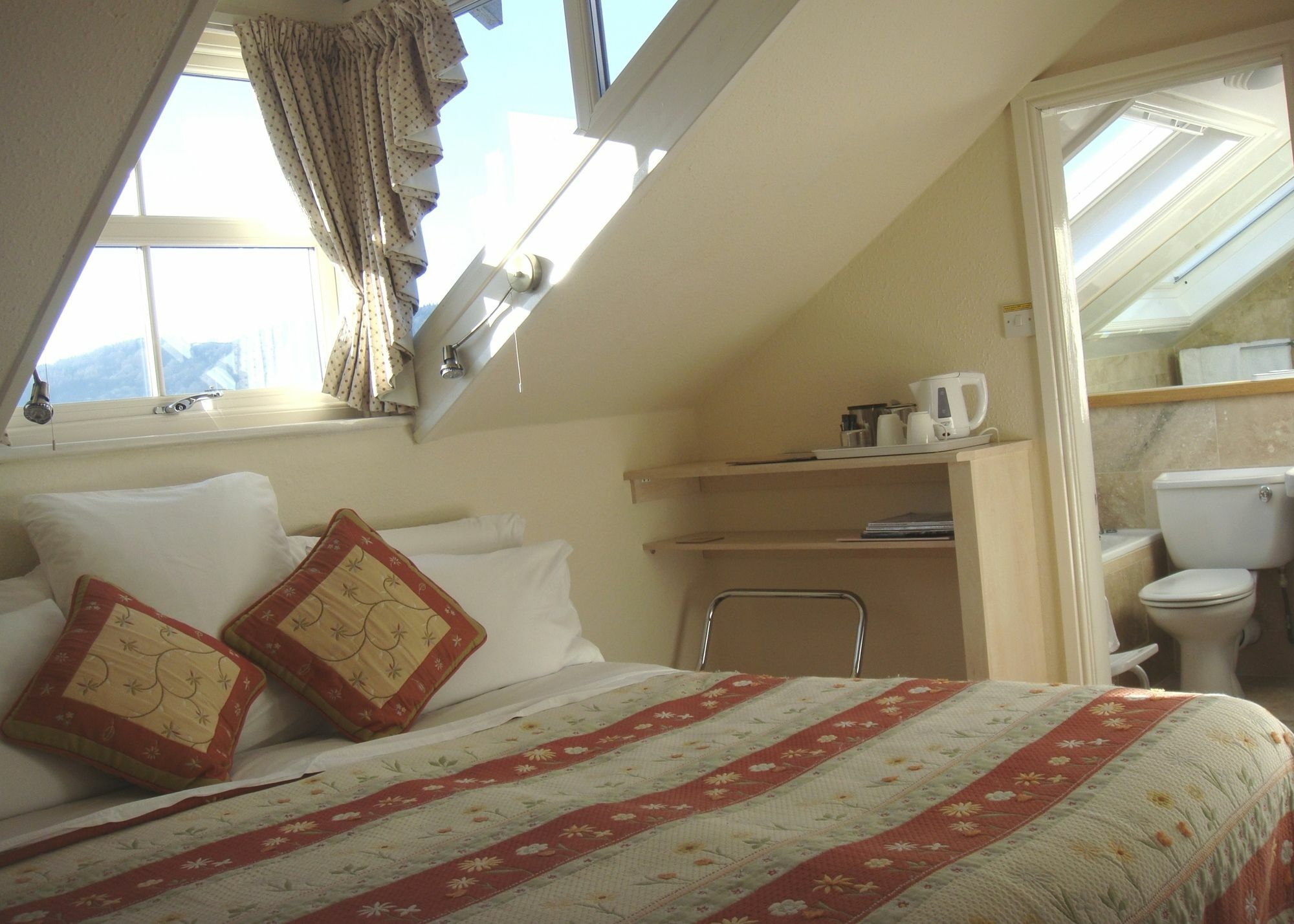 May Cottage B&B Bowness-on-Windermere Extérieur photo